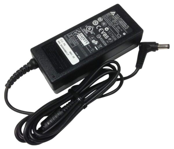 Cargador Toshiba 19 v/3,42  5.5*2.5